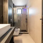 Mos Luxury - The R *