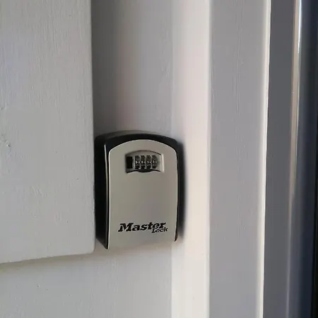 Mos Luxury - The R *