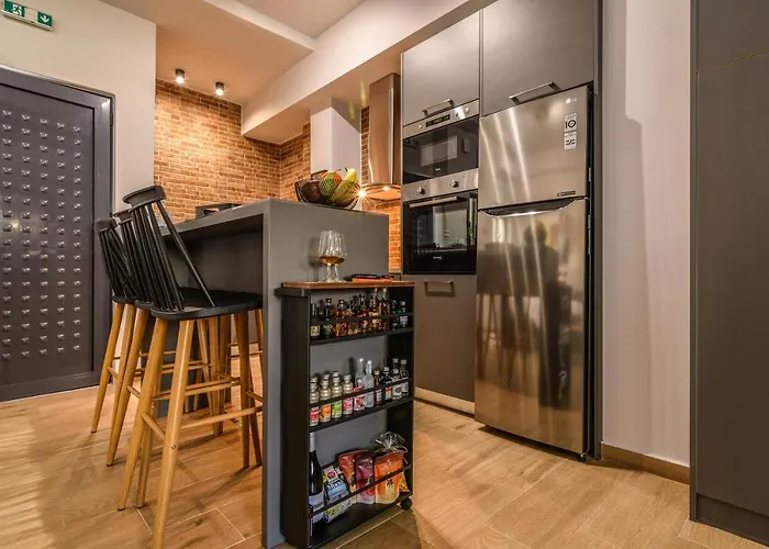 Mos Luxury - The R Apartament *