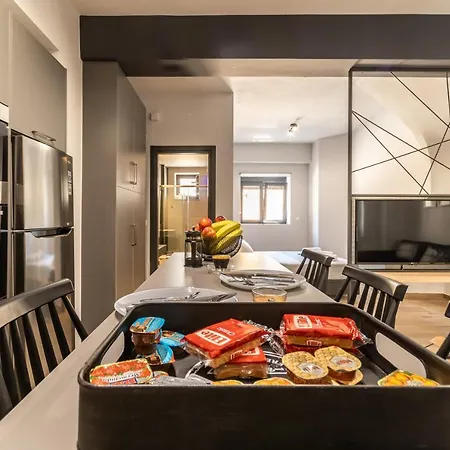 Mos Luxury - The R La Canea