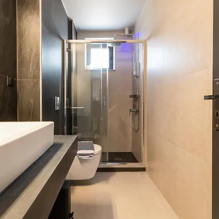 Mos Luxury - The R *